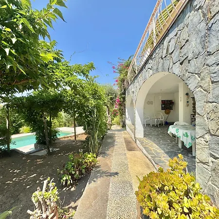 Casita Bouganvilla Feriehus Roses
